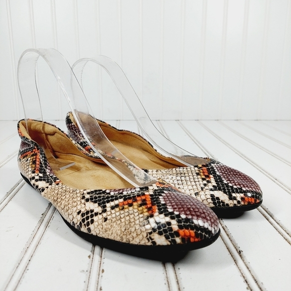 NEW Naturalizer Women's Vivienne Snakeskin Slip On Casual Comfy Flats M81 - Picture 4 of 9